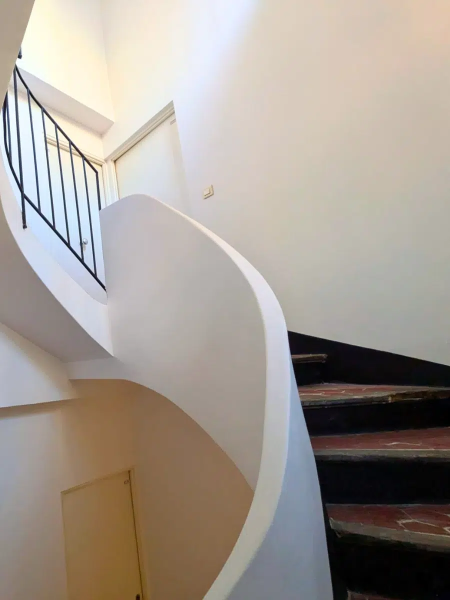 peinture cage d'escalier