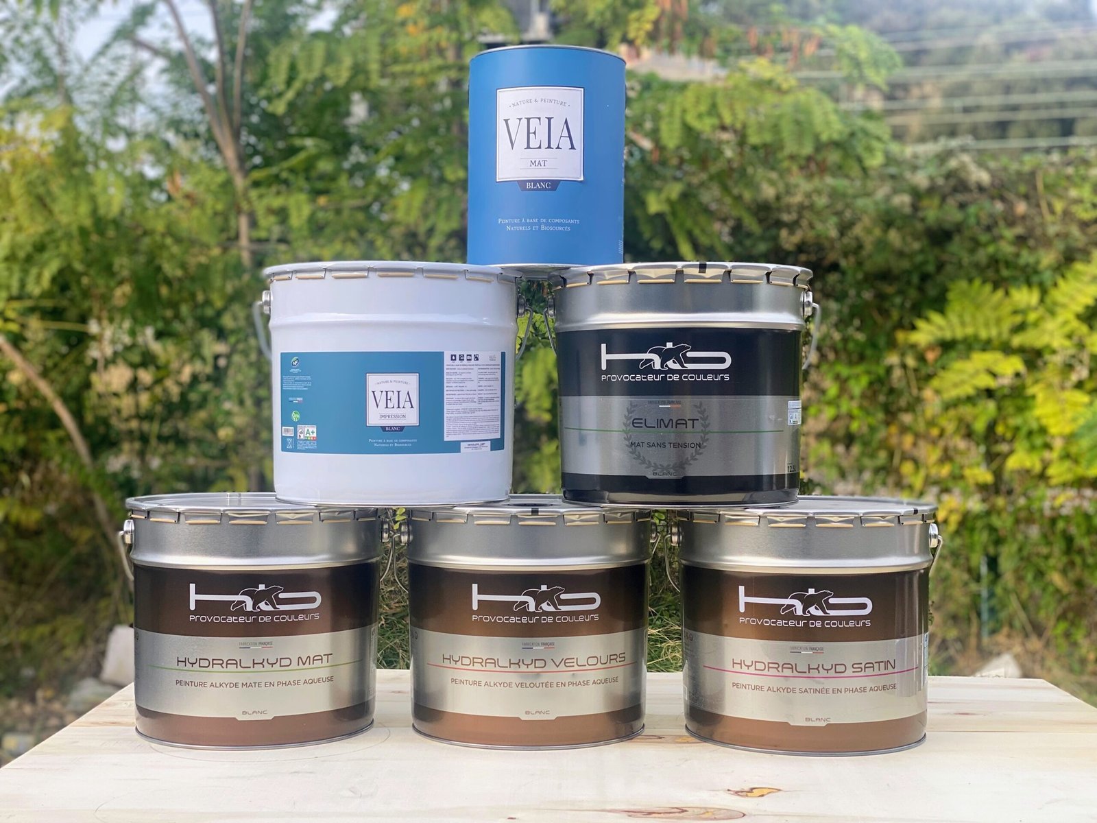 pot de peinture hb provocateur