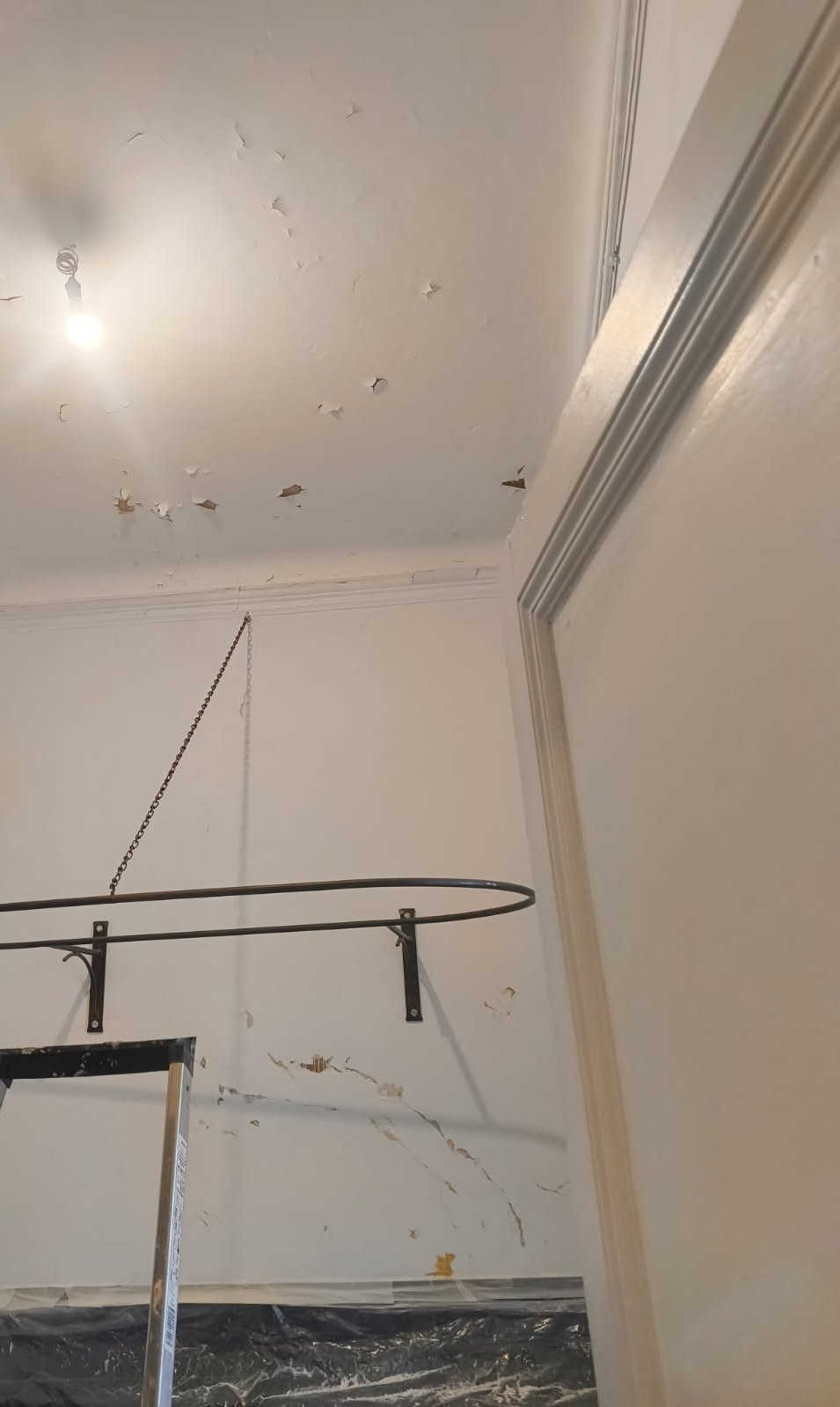 dégâts des eaux plafond de salle de bain