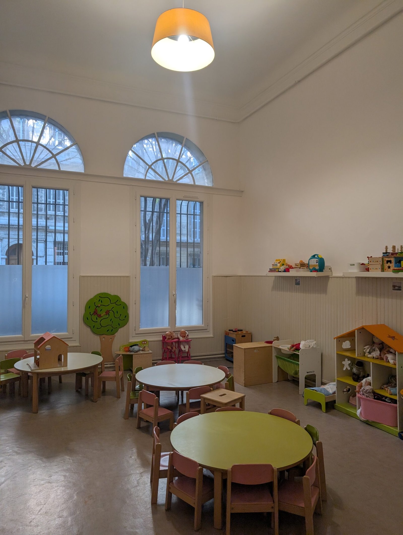 travaux de peinture fini de la Crèche Atelier Berlingot 13006