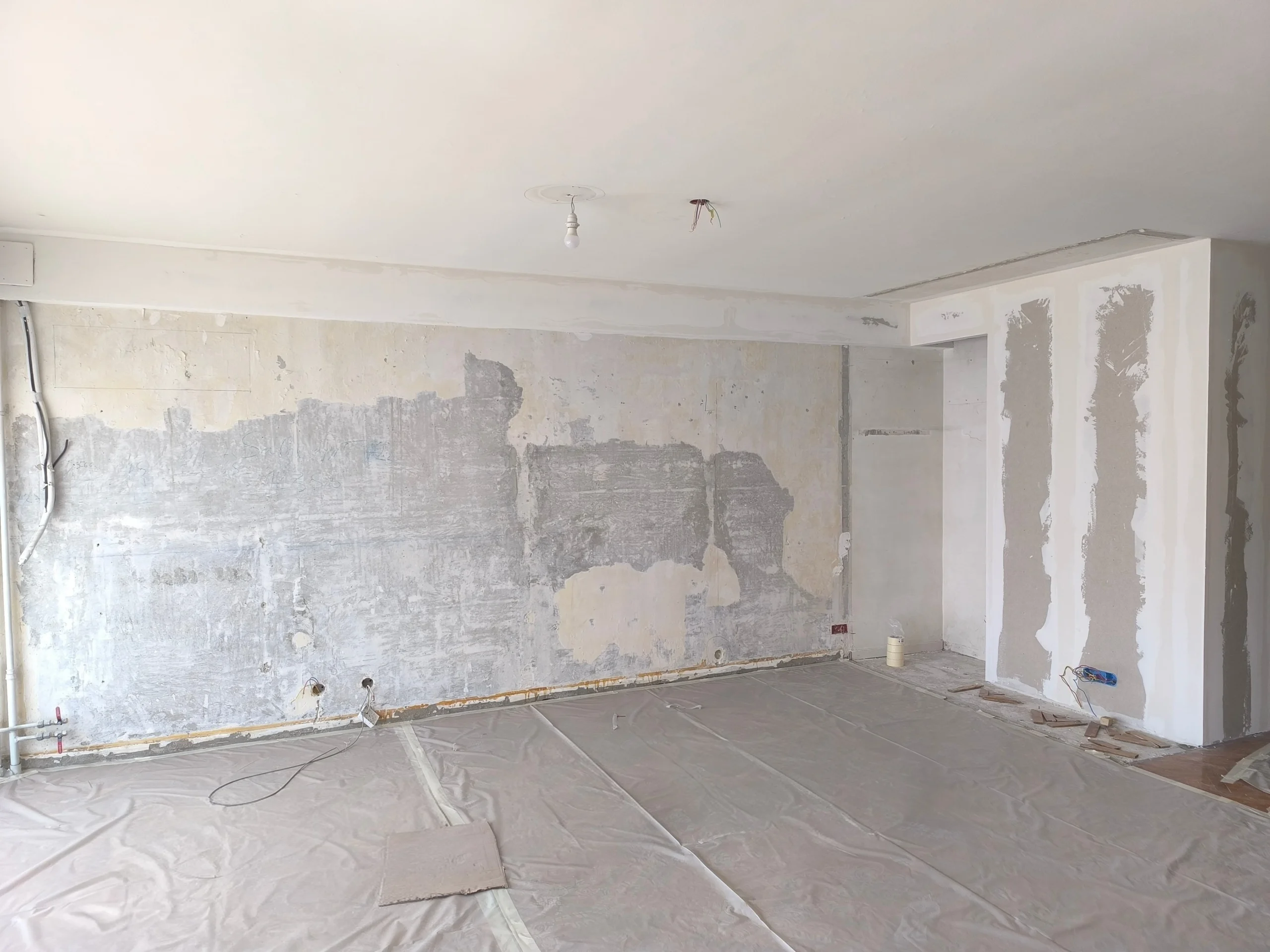 Exemple de prix travaux peinture pour un salon rénové marseille